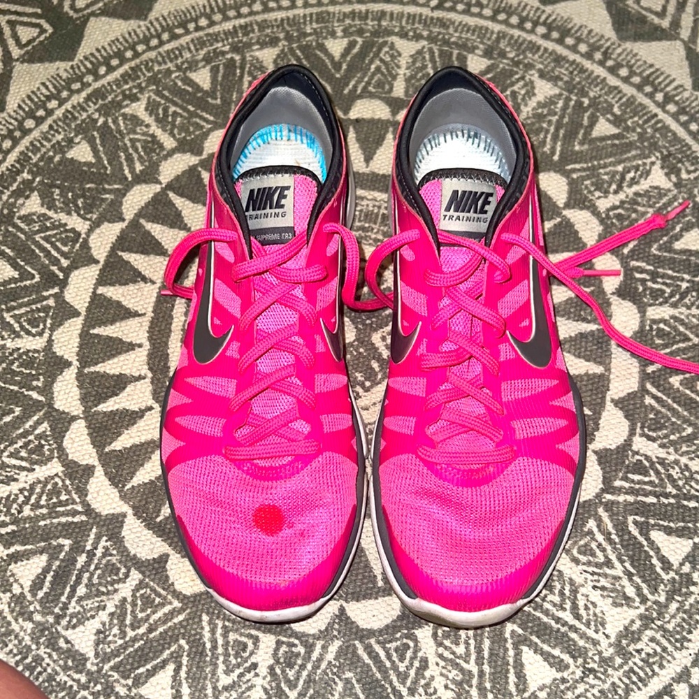 Nike women training sneaker size 8.5